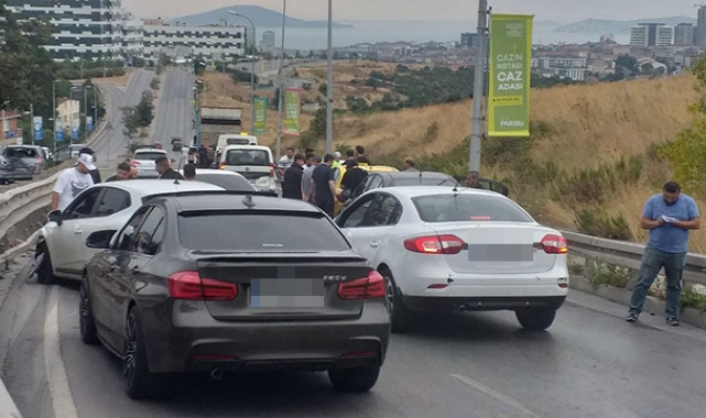 İstanbul'da Yağışlı Hava Zincirleme Kazaya Neden Oldu: 16 Araç ...